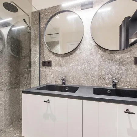 Villa Big Modern And Bright Near Coast