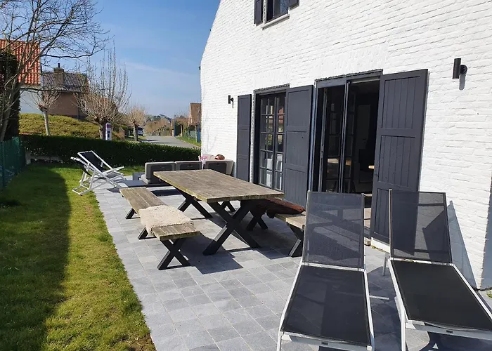 Big Modern And Bright Near Coast Willa